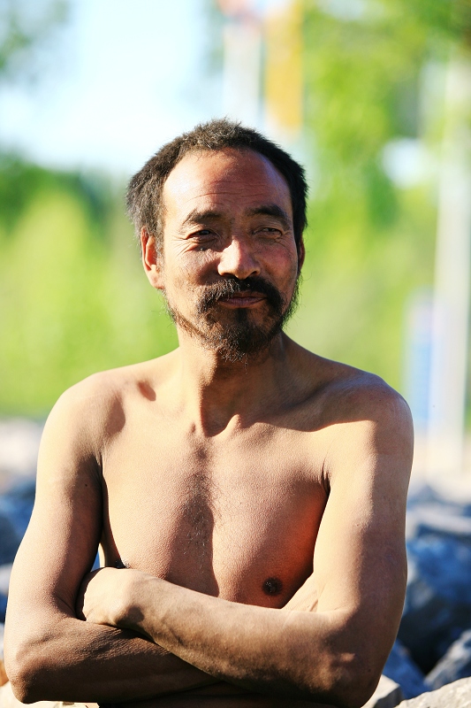 人像两张。