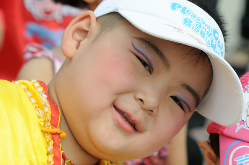 快乐童年，幸福笑脸