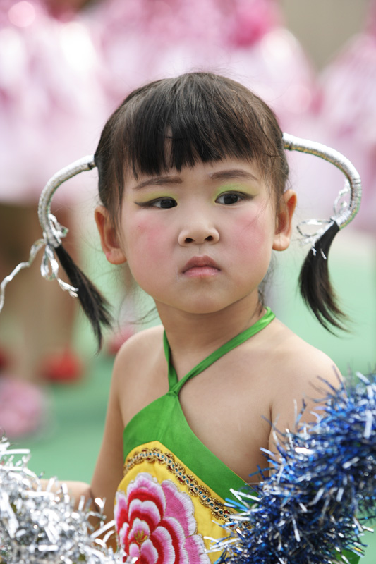 快乐童年，幸福笑脸
