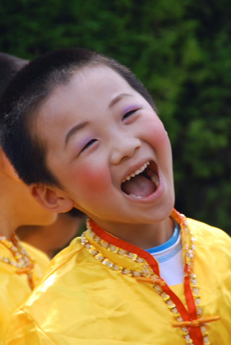 快乐童年，幸福笑脸