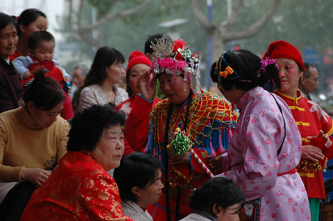 金奖节目当街演
