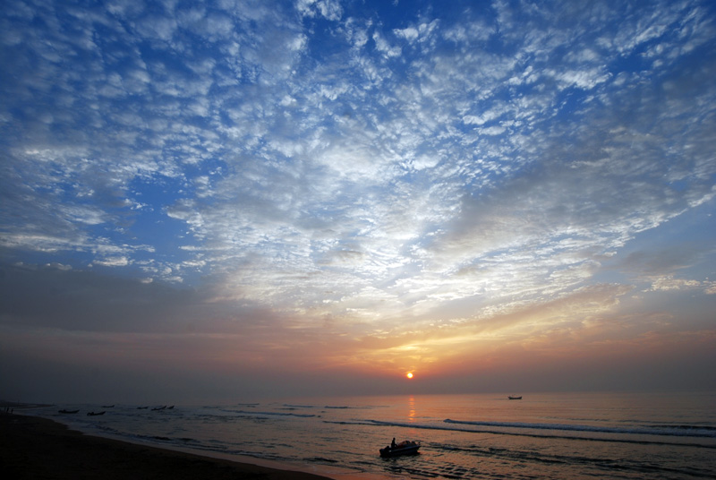 海上日出