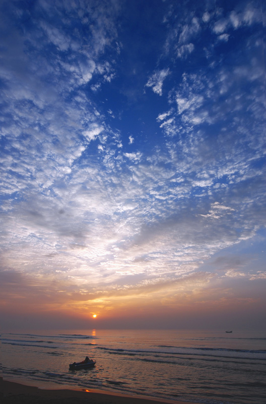 海上日出