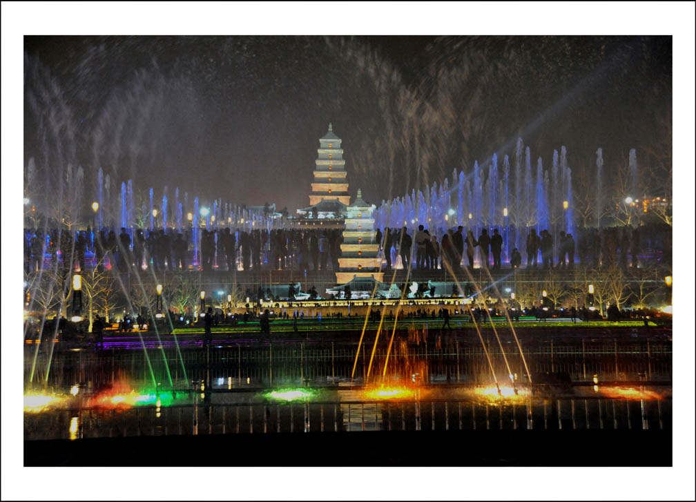 西安大雁塔北广场夜景