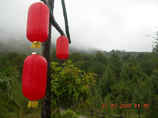 大红灯笼高高挂