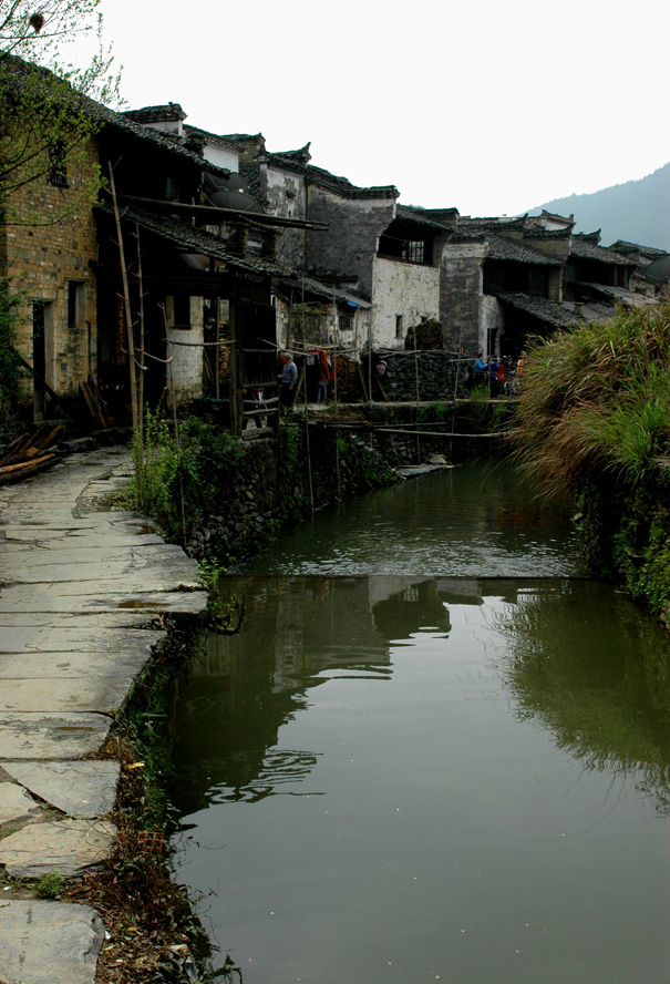 百年民居多苍桑