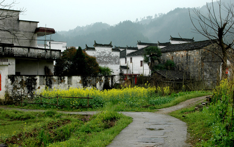 百年民居多苍桑