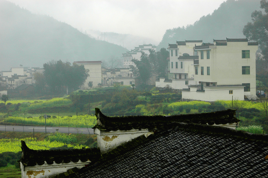 百年民居多苍桑