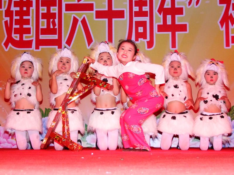 [原创]清华园、大庆路办事处举办“庆祝建国六十周年”晚会实拍