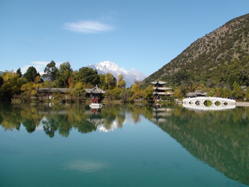 黑龙潭玉龙山