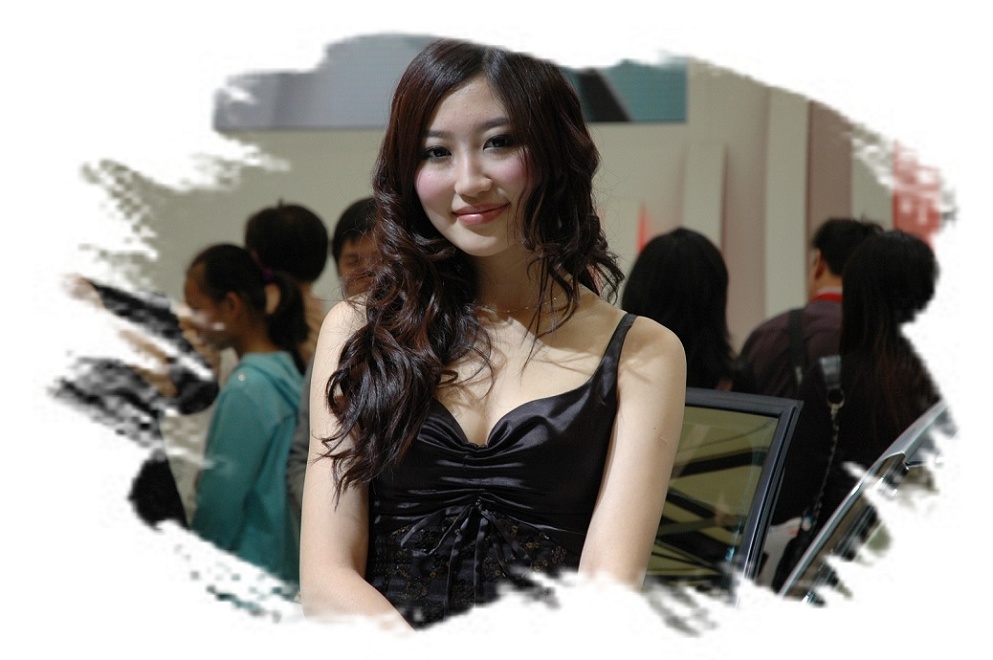 美女车模