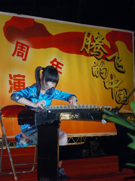 玉兰花园看演出