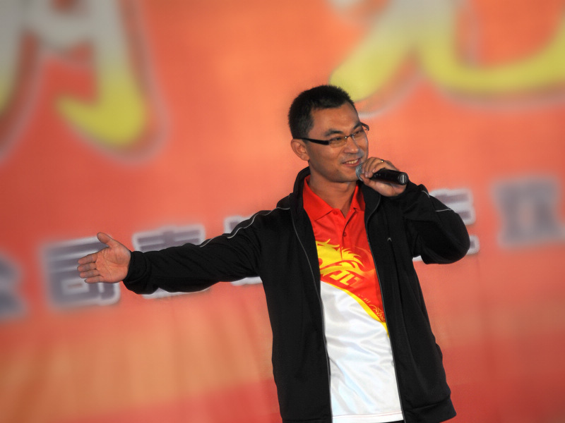发几幅晚会近照