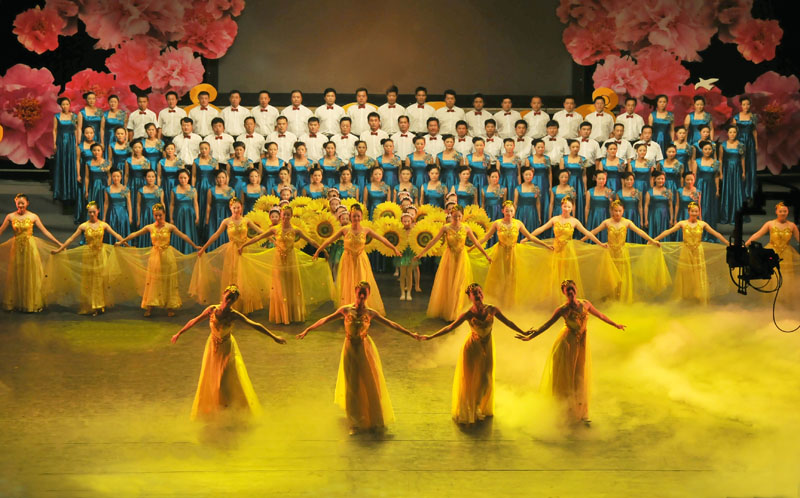 热烈祝贺油田14届职工文艺会演取得圆满成功！
