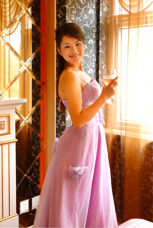 发几幅美女图