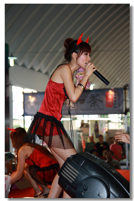 青岛国际啤酒节里的美女们