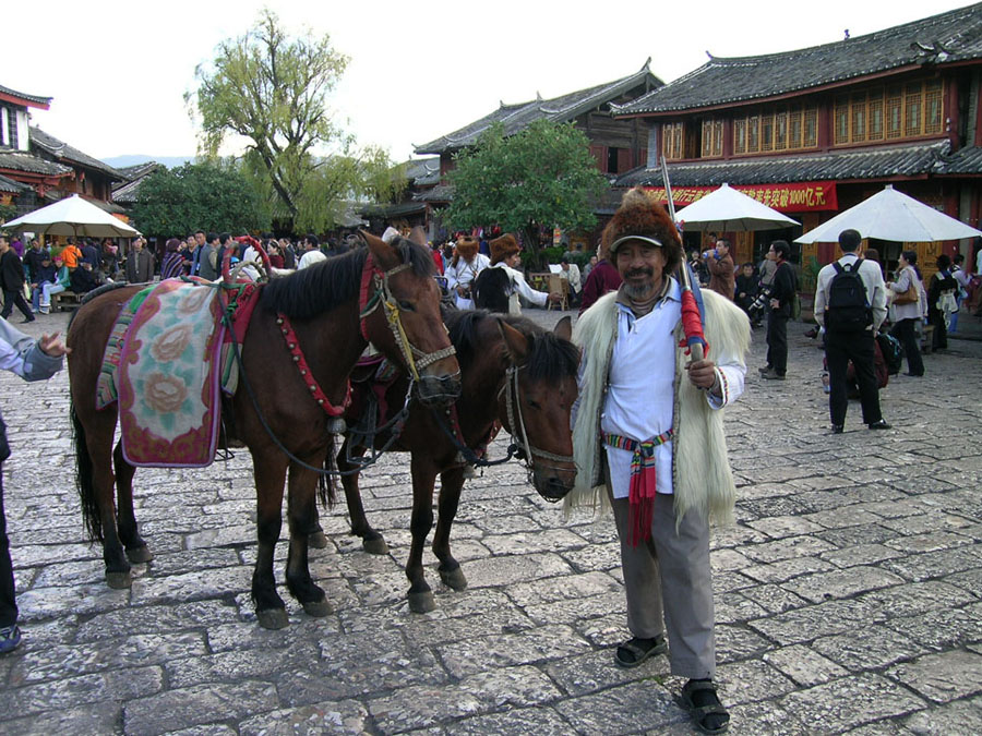 最叹民族古风妙（云南采风之一）