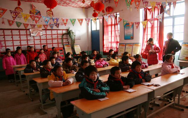 同一片阳光下（油田十中与清丰单拐希望小学联谊纪实）