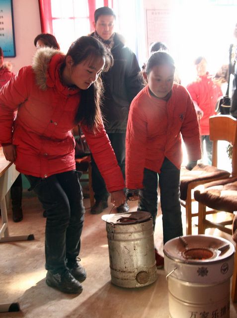 同一片阳光下（油田十中与清丰单拐希望小学联谊纪实）