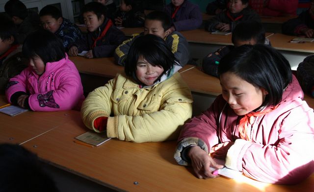同一片阳光下（油田十中与清丰单拐希望小学联谊纪实）