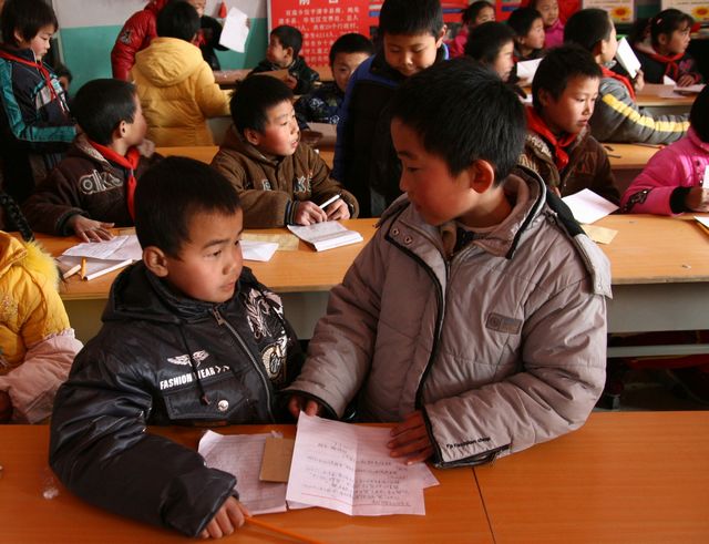 同一片阳光下（油田十中与清丰单拐希望小学联谊纪实）