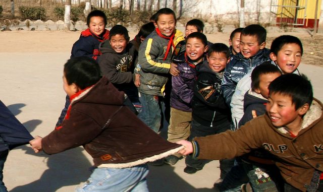 同一片阳光下（油田十中与清丰单拐希望小学联谊纪实）