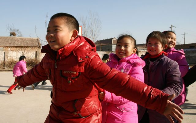 同一片阳光下（油田十中与清丰单拐希望小学联谊纪实）