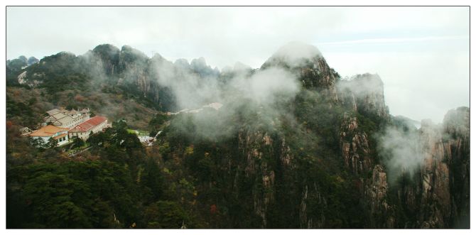 黄山松石云