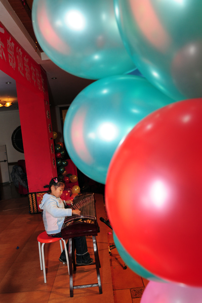 一个馒头引发的劫案------2010年元旦晚会花絮