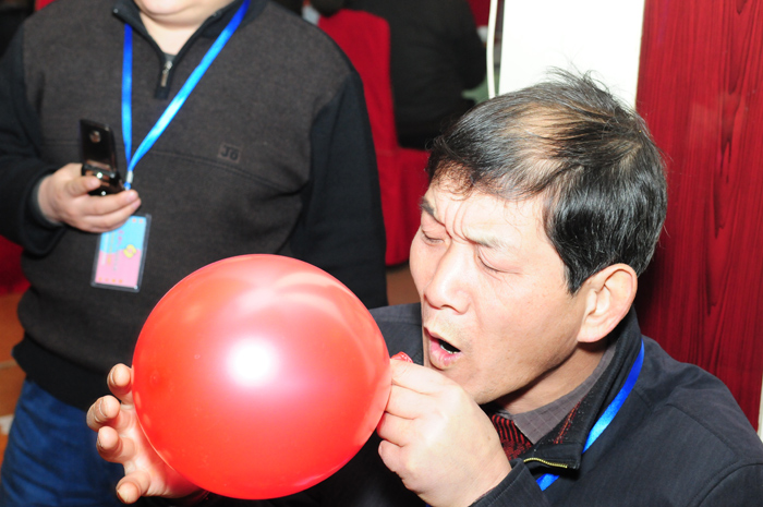 一个馒头引发的劫案------2010年元旦晚会花絮
