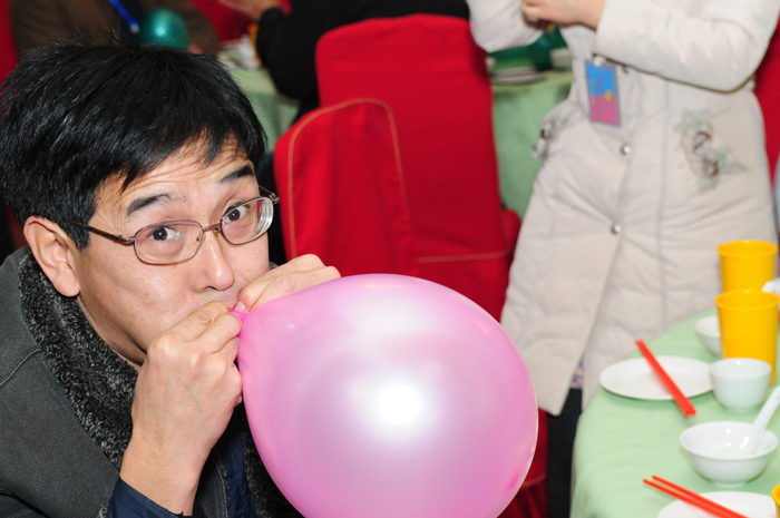 一个馒头引发的劫案------2010年元旦晚会花絮