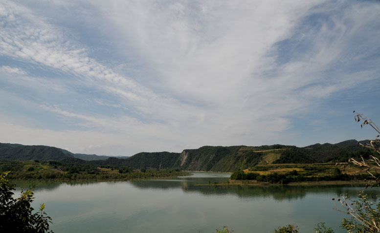 美哉，汉江