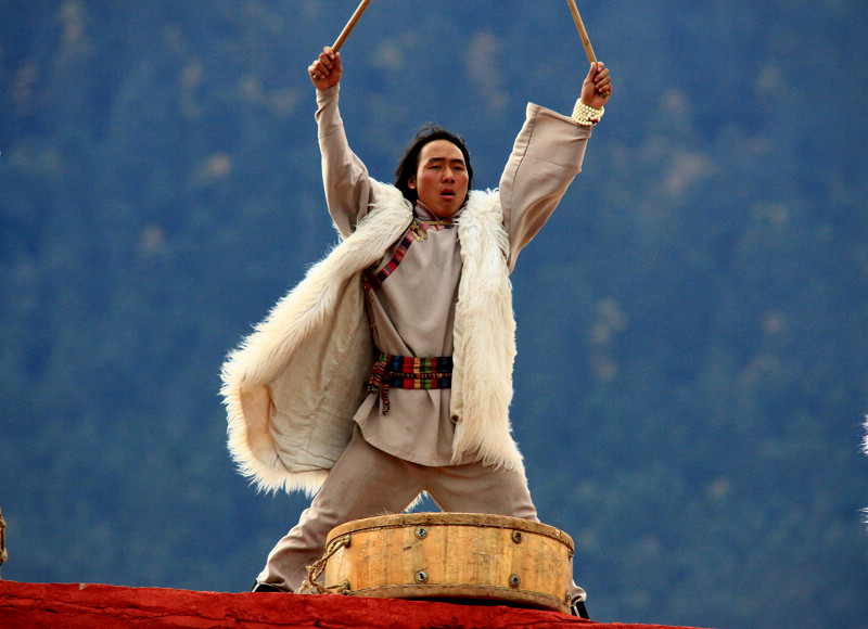 雪山下的民族