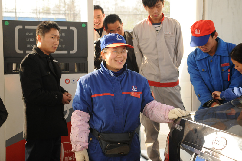 比亚迪“全场一元”拍卖会花絮