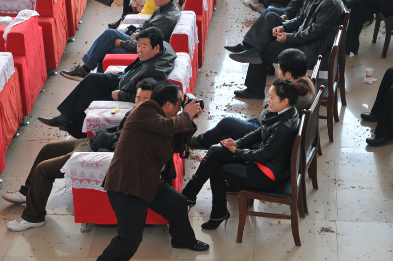 比亚迪“全场一元”拍卖会花絮