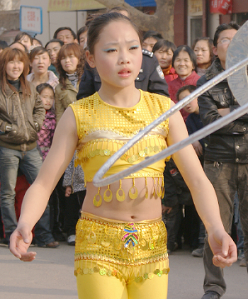 杂技女孩