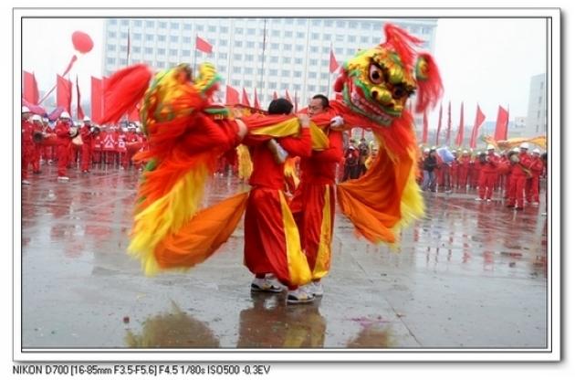 油城社火增进节的氛围