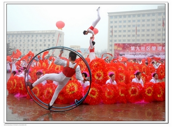 油城社火增进节的氛围