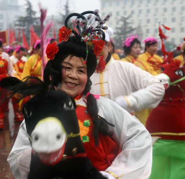 凑凑热闹，拍社火学习学习
