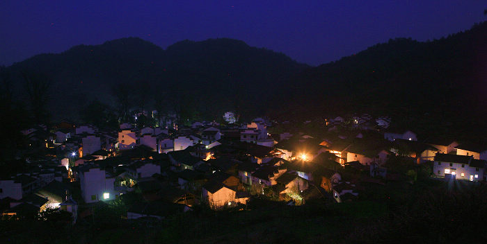 再上一张婺源石城夜景
