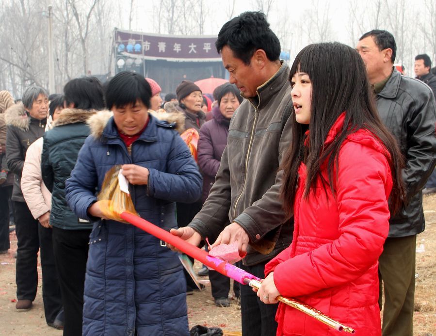 瑕邱靓妹祭祖