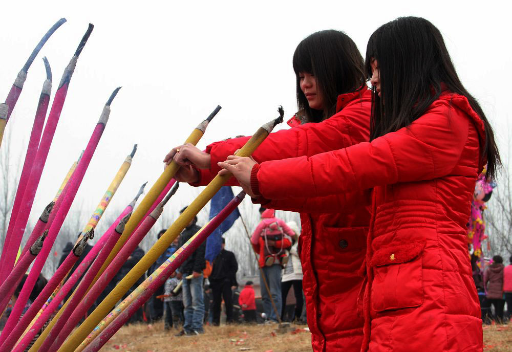 瑕邱靓妹祭祖