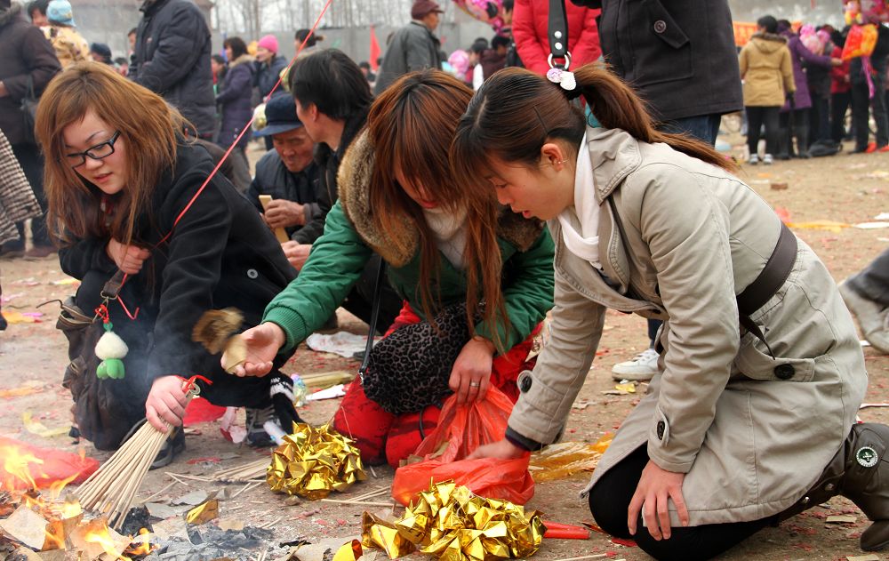 瑕邱靓妹祭祖