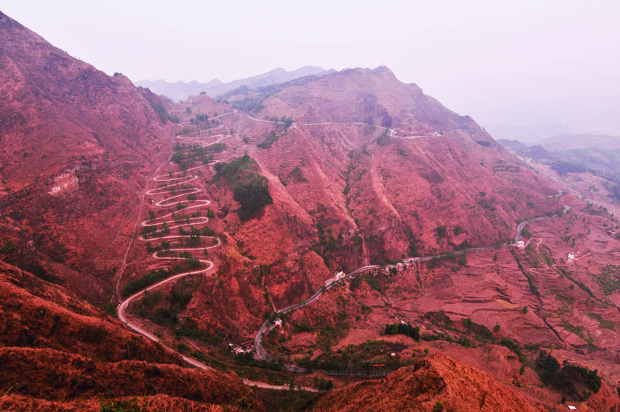 历史的弯道"－史迪威公路"二十四道拐"