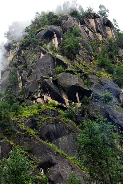 卡定山