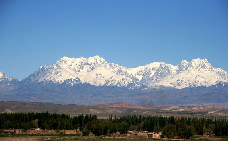 遥看天山