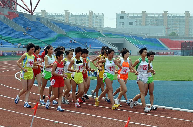 廊坊体育场里正在举办的河北第十三届全运会预赛