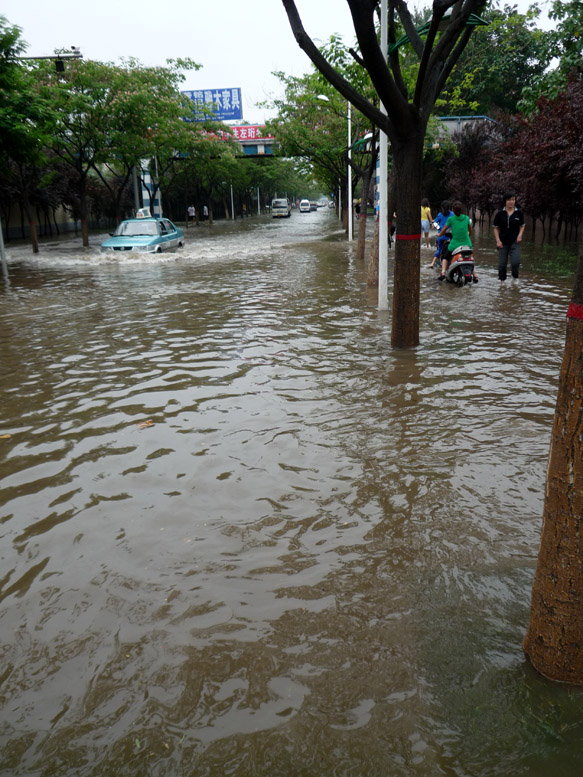 雨后的路
