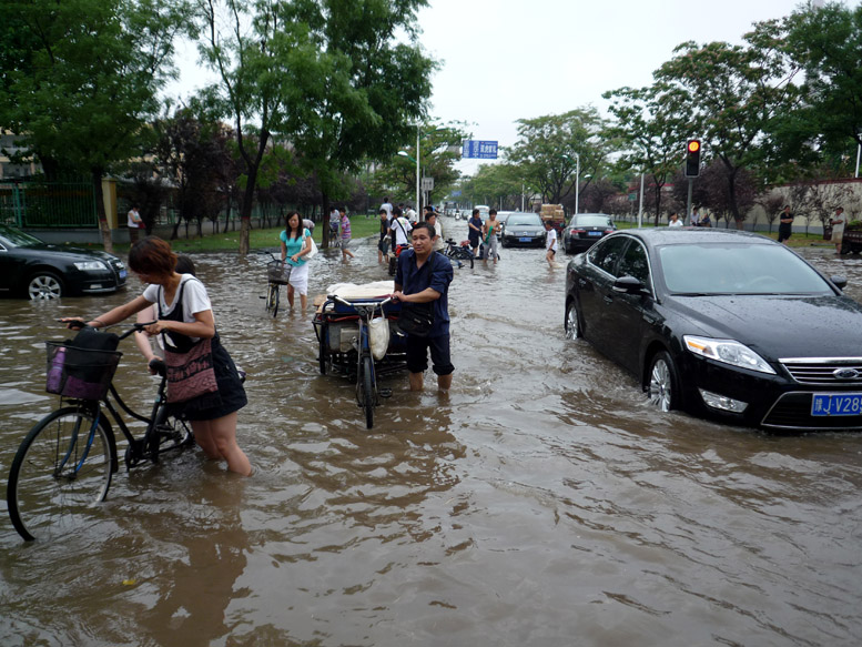 雨后的路