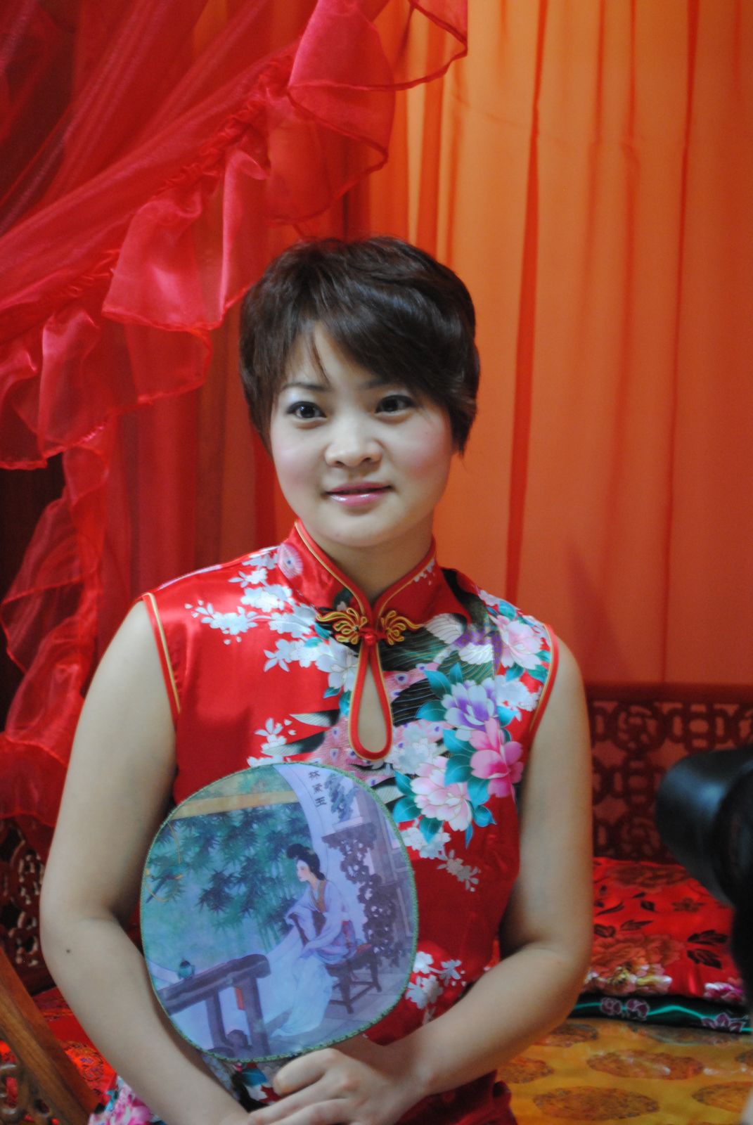 红木美女　请指点